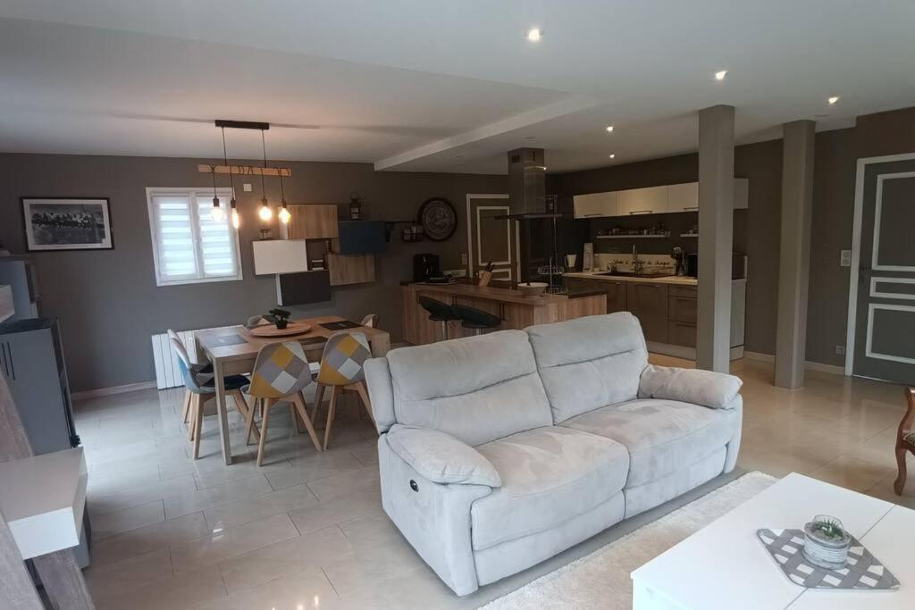Grande Maison Entiere De 120M2 Epron Εξωτερικό φωτογραφία